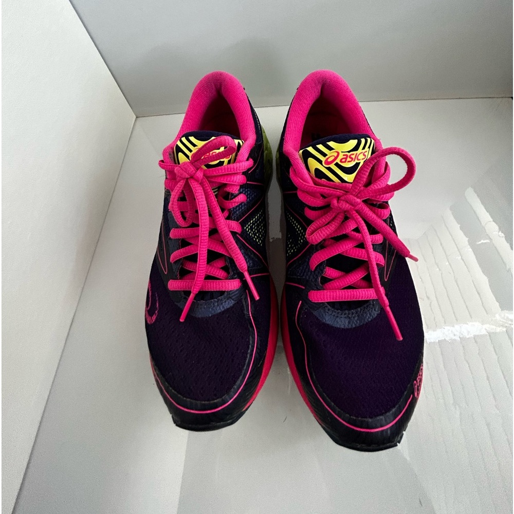Asics Noosa FF Sneakers.